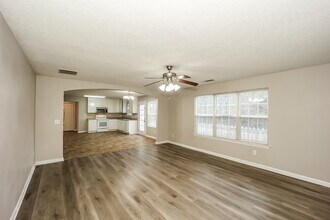 10900 Hondal Ct in Hampton, GA - Building Photo - Building Photo