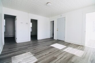 61 N Leonard St, Unit 2 in Waterbury, CT - Building Photo - Building Photo