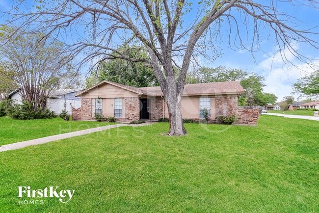 1933 Whitney Dr in Garland, TX - Building Photo - Building Photo