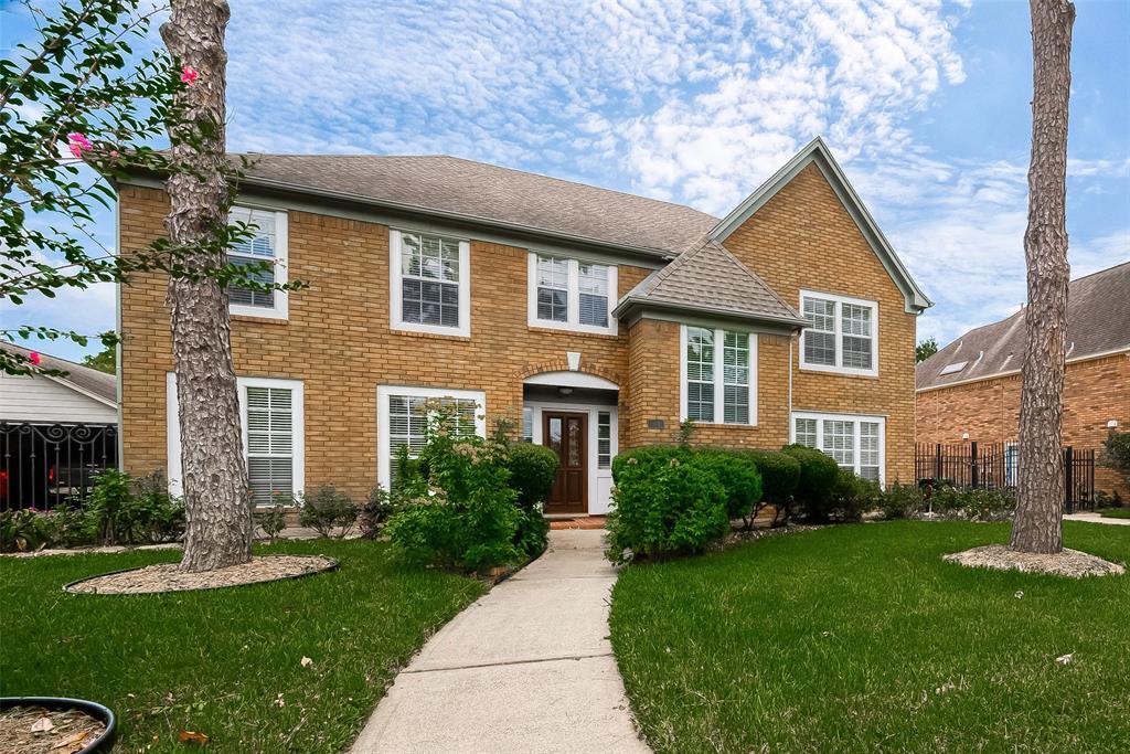 2112 Limrick Dr in Pearland, TX - Building Photo