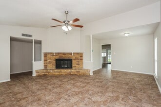 616 Prairie Ln in Mesquite, TX - Foto de edificio - Building Photo