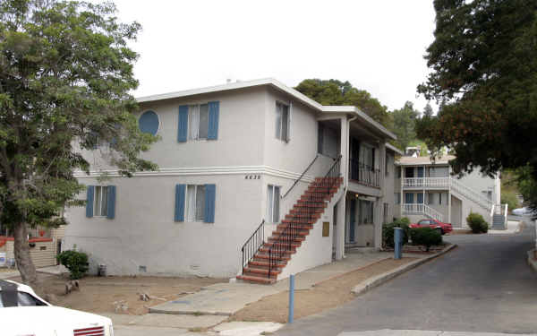 6636-6640 Laird Ave in Oakland, CA - Foto de edificio - Building Photo