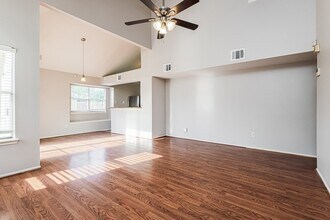 9154 Autumn Harvest Dr in Houston, TX - Building Photo - Building Photo