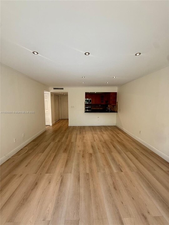 9301 SW 92nd Ave, Unit A303 in Miami, FL - Building Photo