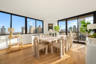 330 E 75th St in New York, NY - Building Photo - Building Photo