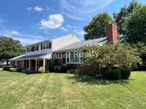 53 Clyde Ave in New London, OH - Building Photo - Building Photo