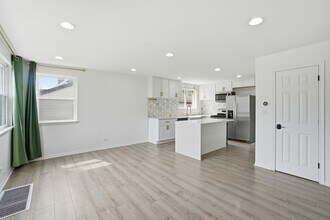 2506 Rusty Dr in Des Plaines, IL - Building Photo - Building Photo