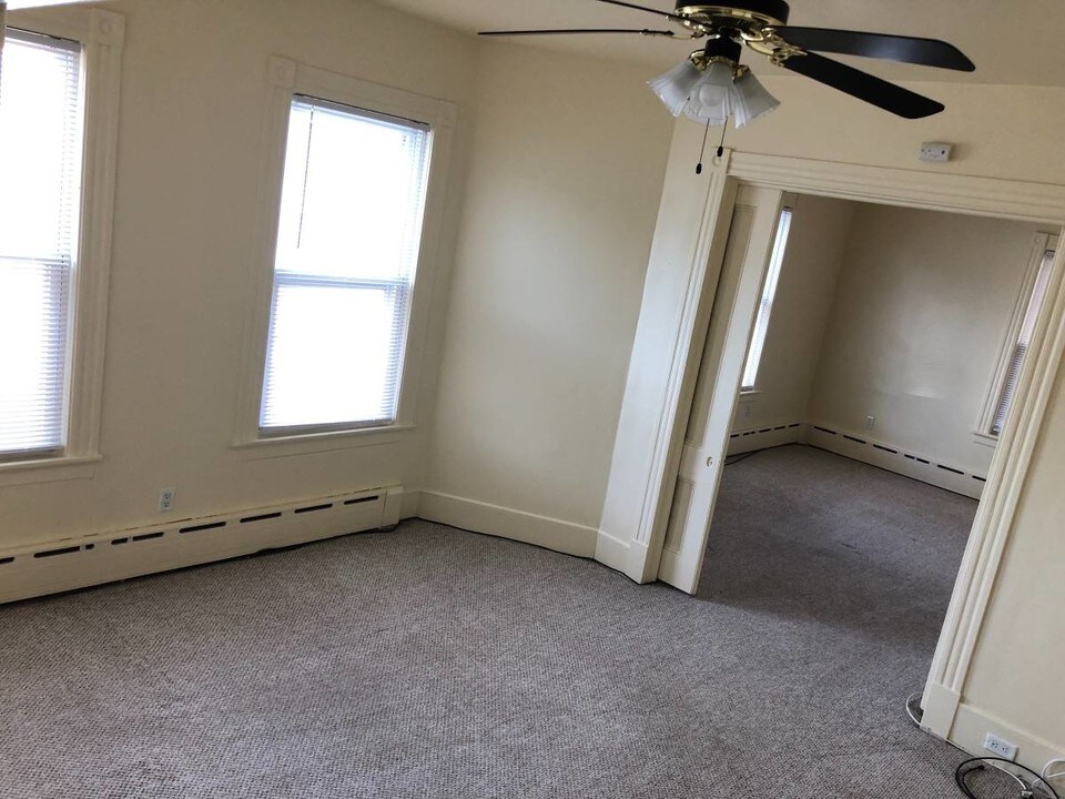 224 E Main St, Unit 1 in Somerville, NJ - Building Photo