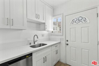 11110 Charnock Rd in Los Angeles, CA - Building Photo - Building Photo