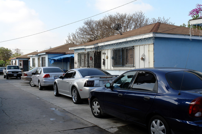 4260-4262 W 106th St in Inglewood, CA - Building Photo - Building Photo