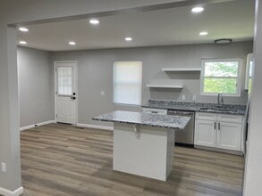 119 Washington Cir in Waverly, TN - Building Photo - Building Photo