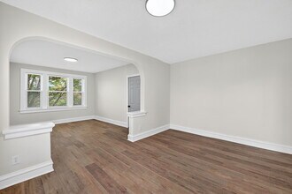 5803 S Kingshighway Blvd, Unit 1S in St. Louis, MO - Foto de edificio - Building Photo