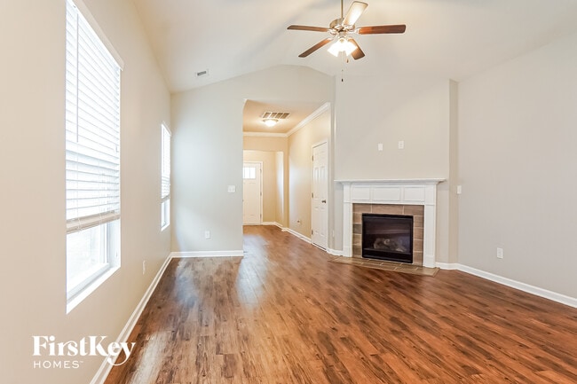 383 W Park Dr in Fultondale, AL - Foto de edificio - Building Photo