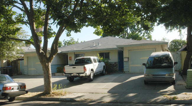 3210-3214 Locke Dr in San Jose, CA - Foto de edificio - Building Photo