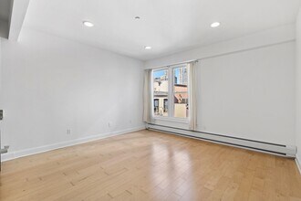 112 Liberty View Dr. in Jersey City, NJ - Building Photo - Building Photo