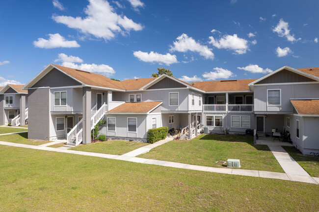 Kings Tree Apartments in Orange Park, FL - Building Photo - Building Photo