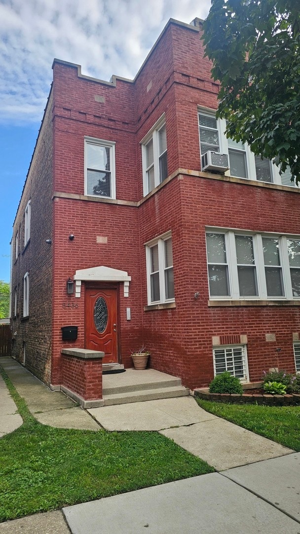 property at 5436 W Dakin St