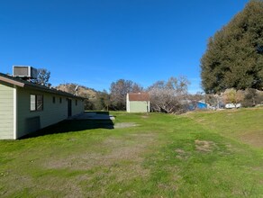 38560 Squaw Valley Rd in Yokuts Valley, CA - Building Photo - Building Photo
