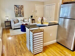 7 Mortimer Pl, Unit 7 in Somerville, MA - Building Photo - Building Photo