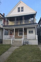644 E Ferry St in Buffalo, NY - Building Photo