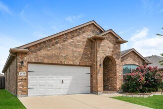 2614 Lavender Ln in Glenn Heights, TX - Building Photo - Building Photo