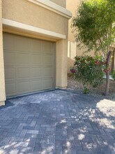 9013 Bridal Creek Ave in Las Vegas, NV - Building Photo - Building Photo