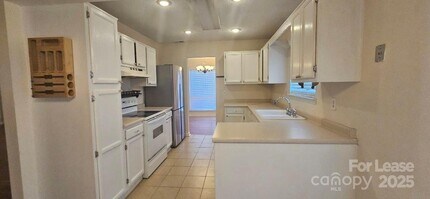 3738 Sweetgrass Ln in Charlotte, NC - Building Photo - Building Photo