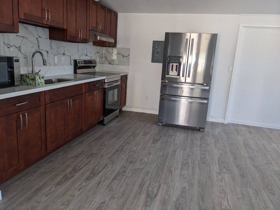 99-741 Hulumanu St, Unit 103 in Aiea, HI - Foto de edificio