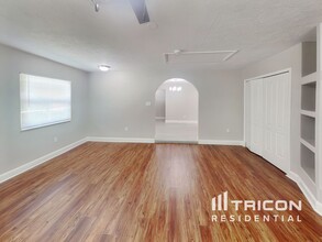 2536 Eastbrook Blvd in Winter Park, FL - Foto de edificio - Building Photo