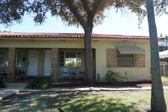 10911 NE 9th Ct, Unit Home in Bird Sanctuary in Biscayne Park, FL - Building Photo - Building Photo