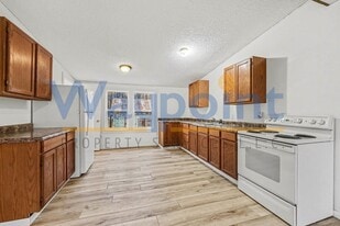 4639 N Vickeryville Rd in Edmore, MI - Building Photo