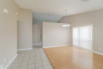 9824 Sir Frederick St in Tampa, FL - Building Photo - Building Photo