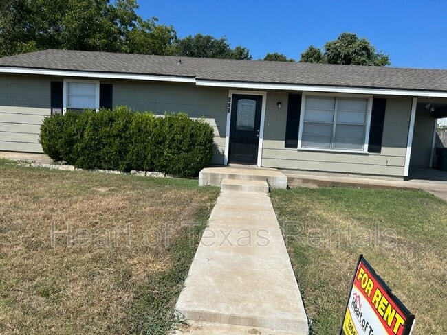 property at 822 N Avenue F