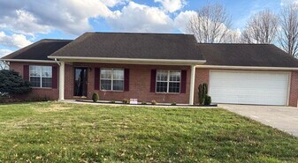1617 Country Meadows Dr in Sevierville, TN - Building Photo