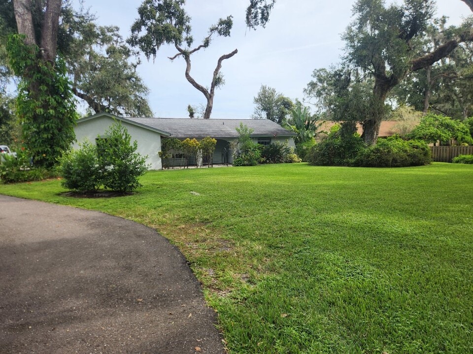 2902 Stearns Rd in Valrico, FL - Building Photo