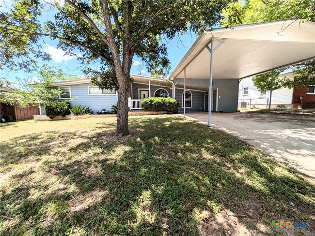 14 Steele St in Lampasas, TX - Building Photo - Building Photo