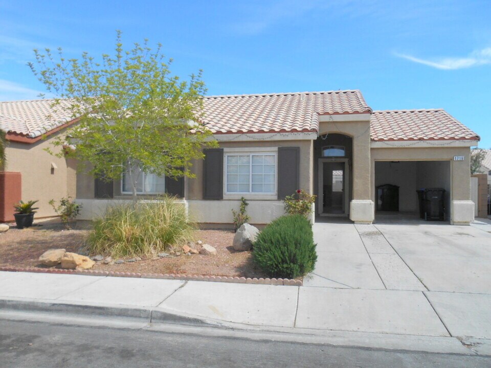 1716 Crystal Chimes Dr in Las Vegas, NV - Foto de edificio