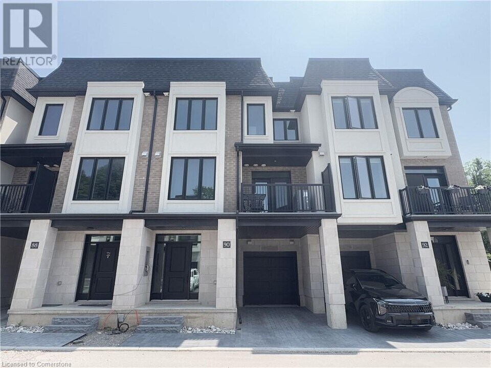 143 Elgin St N in Cambridge, ON - Building Photo