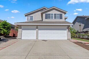 5220 Peacock Hill Dr in Hayward, CA - Building Photo