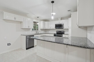 11461 Gator Ln in Gonzales, LA - Building Photo - Building Photo