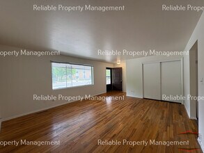 327 Cottage Pl, Unit 327 in Idaho Falls, ID - Foto de edificio - Building Photo