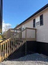 10029 Westland Dr in Knoxville, TN - Foto de edificio - Building Photo