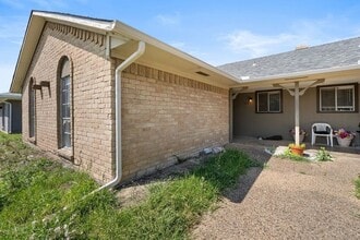 15839 El Estado Dr in Dallas, TX - Building Photo - Building Photo