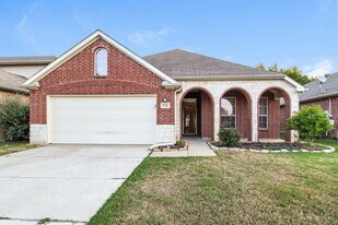 1721 Duck Cove Dr in Aubrey, TX - Building Photo