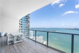 2020 N Bayshore Dr in Miami, FL - Building Photo - Building Photo