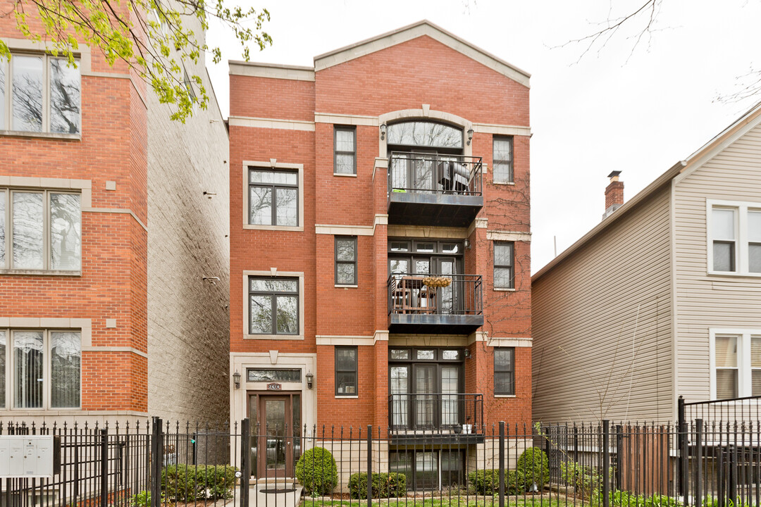 2414 W Moffat St, Unit 1 in Chicago, IL - Building Photo