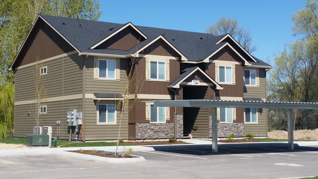 Creekside Apartments in Nampa, ID - Foto de edificio - Building Photo