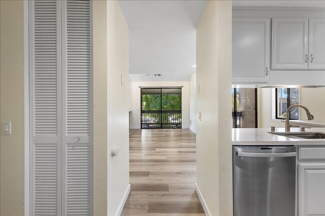 2101 Shore Line Dr in Alameda, CA - Building Photo - Building Photo