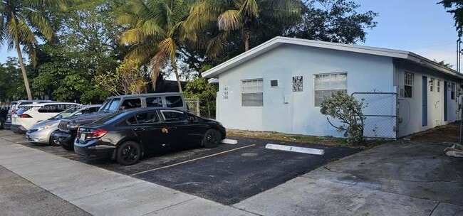 161 NW 40th St