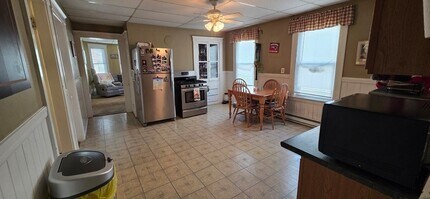 72 Seymour St, Unit 2 in Worcester, MA - Building Photo - Building Photo